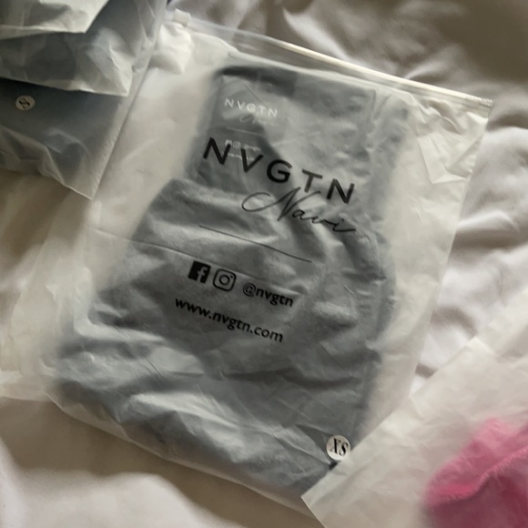 🆕 NVGTN Grey Scrunch Seamless Shorts - Picture 6 of 6